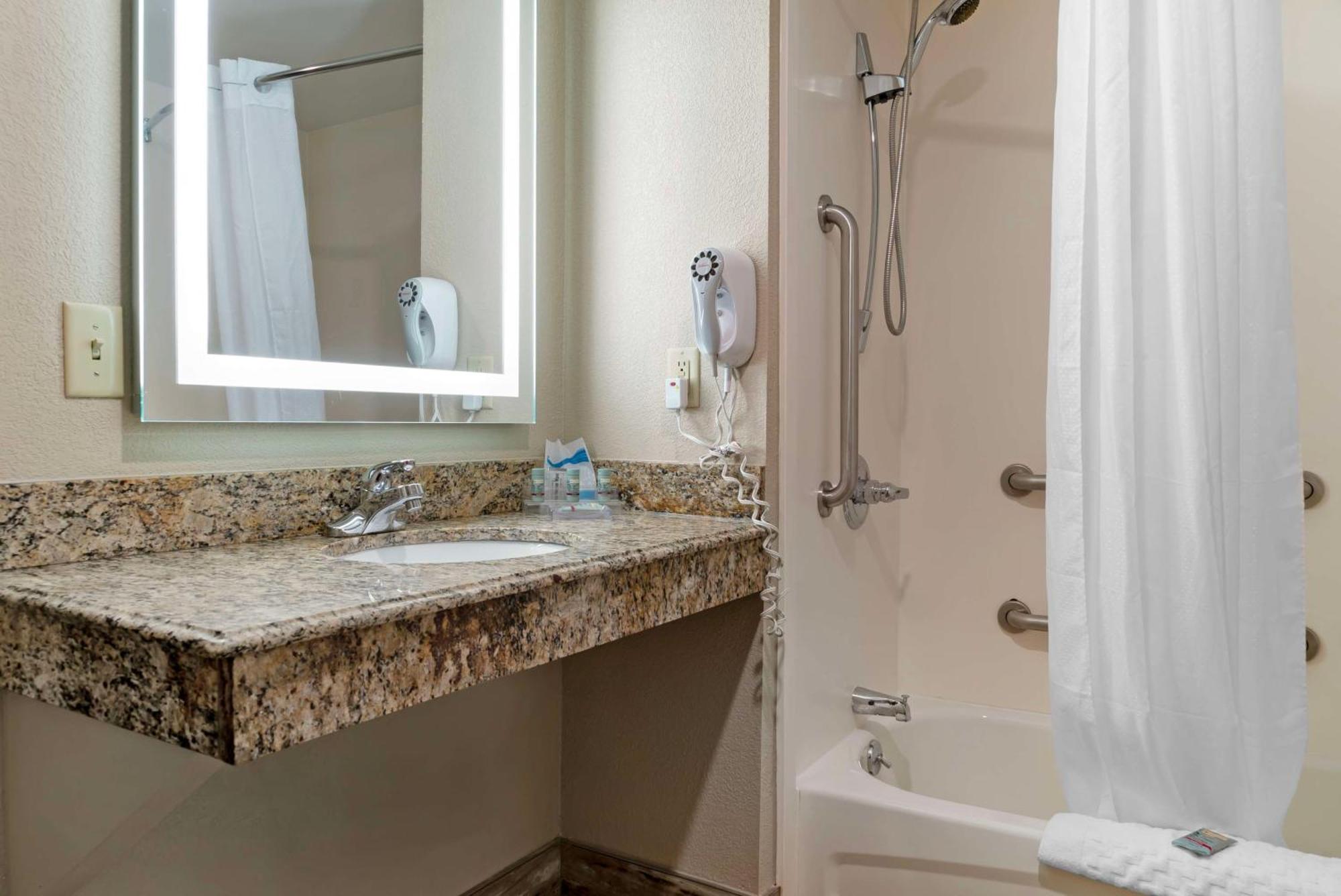 Best Western Executive Inn & Suites Wyoming Exterior photo