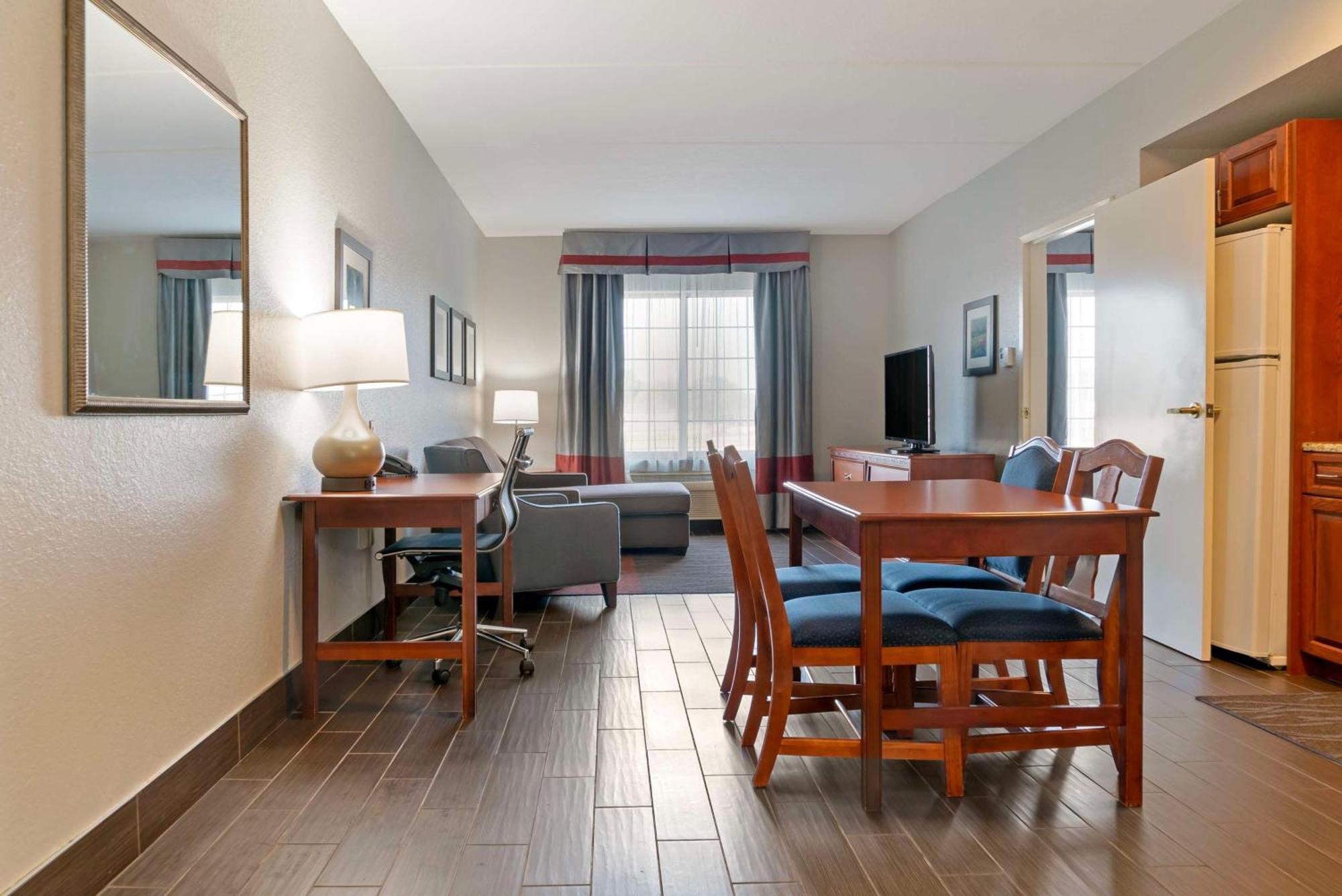 Best Western Executive Inn & Suites Wyoming Exterior photo