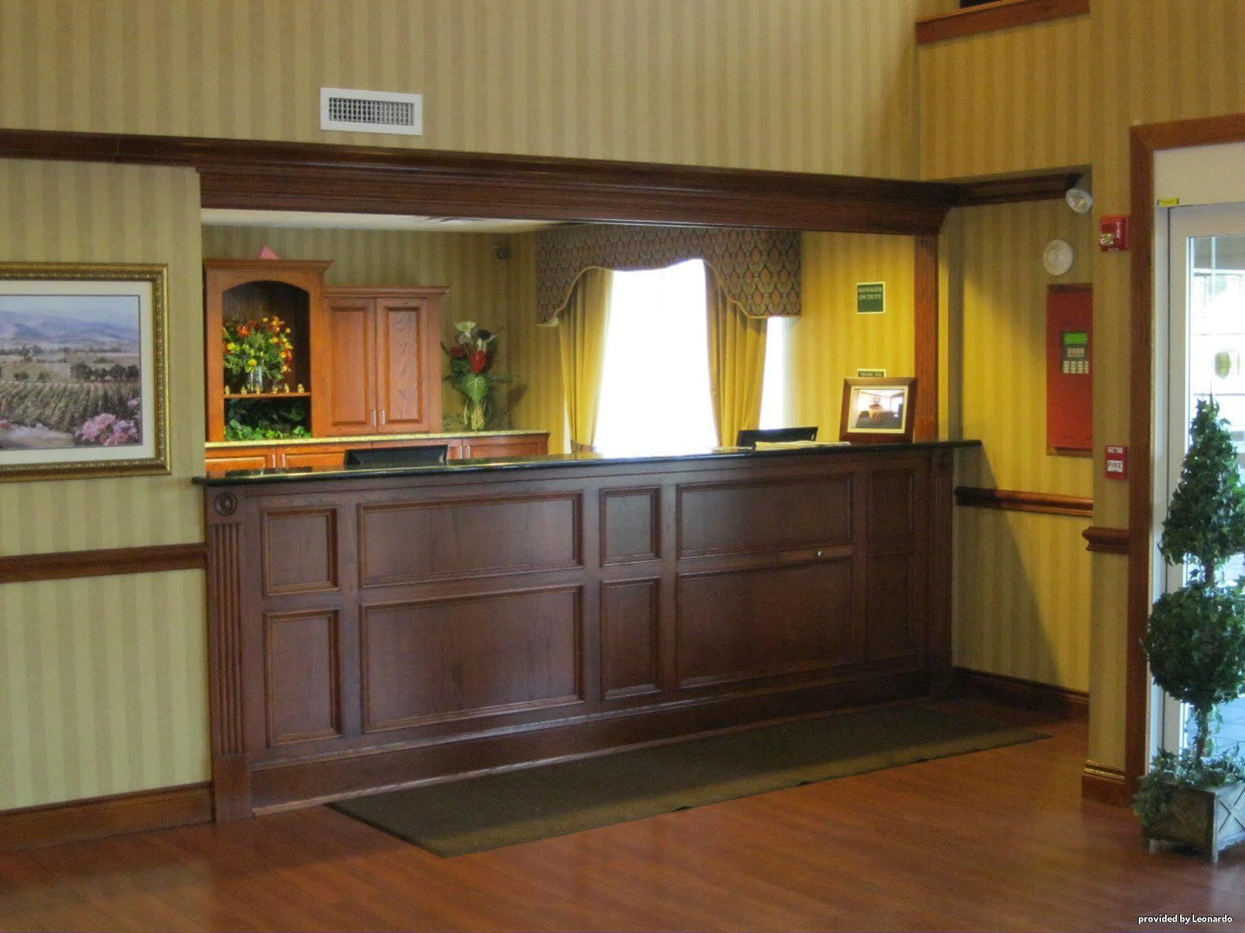 Best Western Executive Inn & Suites Wyoming Interior photo